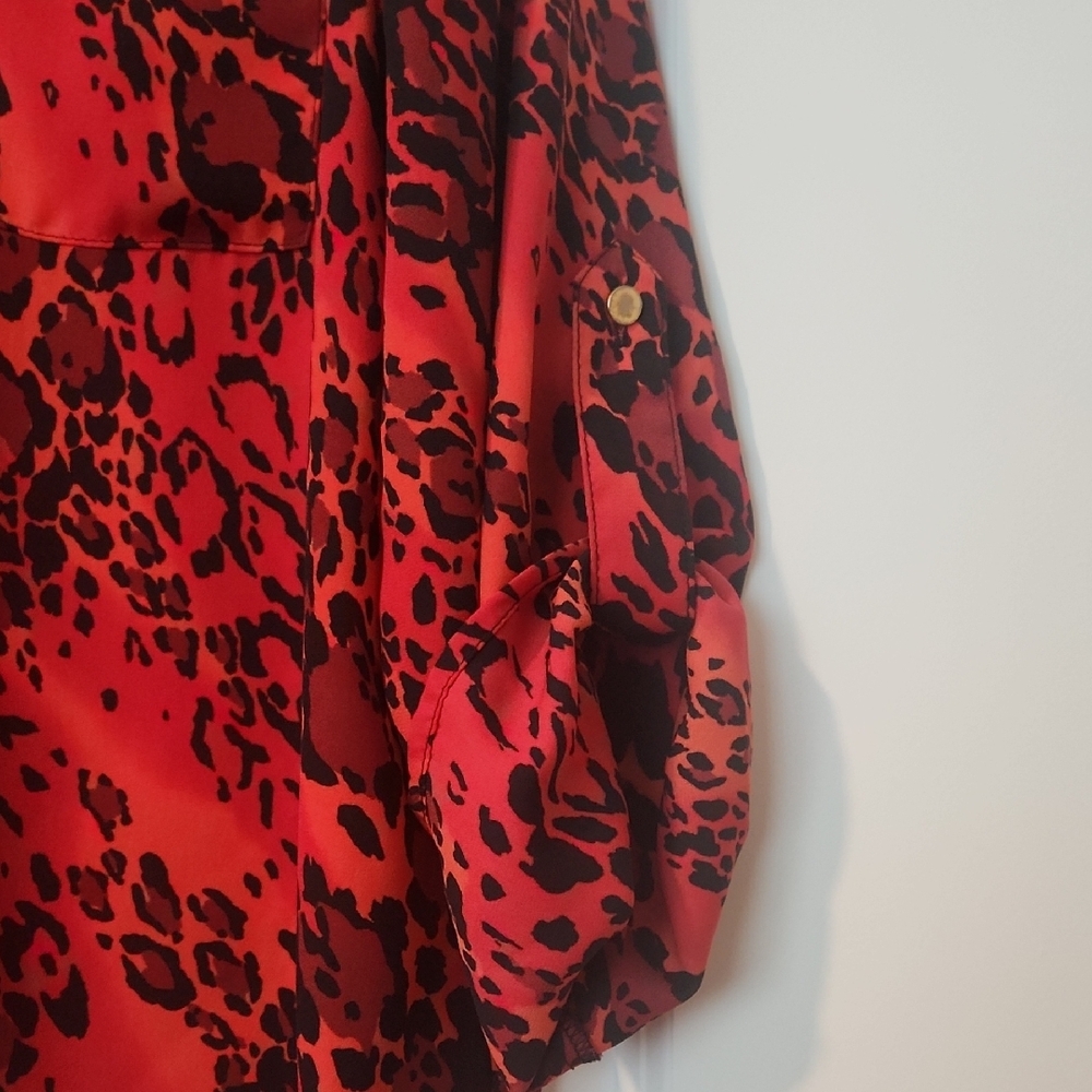 C. Est 1946 Red and Black Leopard Print Flowy Blouse Size Large - Picture 3 of 4